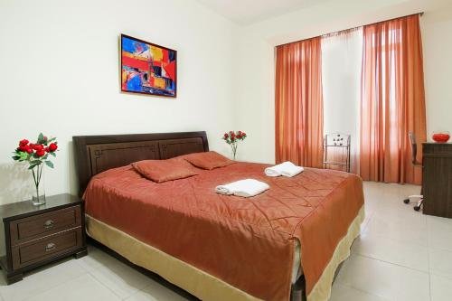 Ереван: Apartment on Nalbandyan Street (New Building)