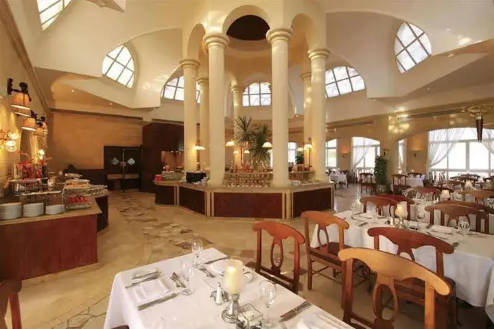 Шарм-эш-Шейх (Шарм-эль-Шейх): Melia Sinai