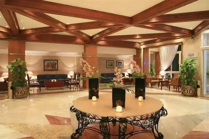 Шарм-эш-Шейх (Шарм-эль-Шейх): Melia Sinai