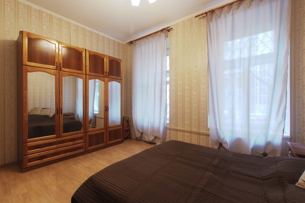Санкт-Петербург: Na Kirochnoj 18 Apartments