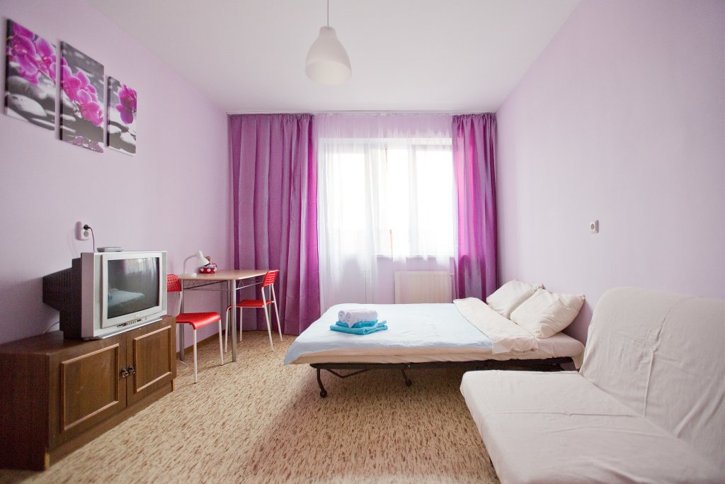 Санкт-Петербург: U Metro Komendantskij Prospekt Apartments