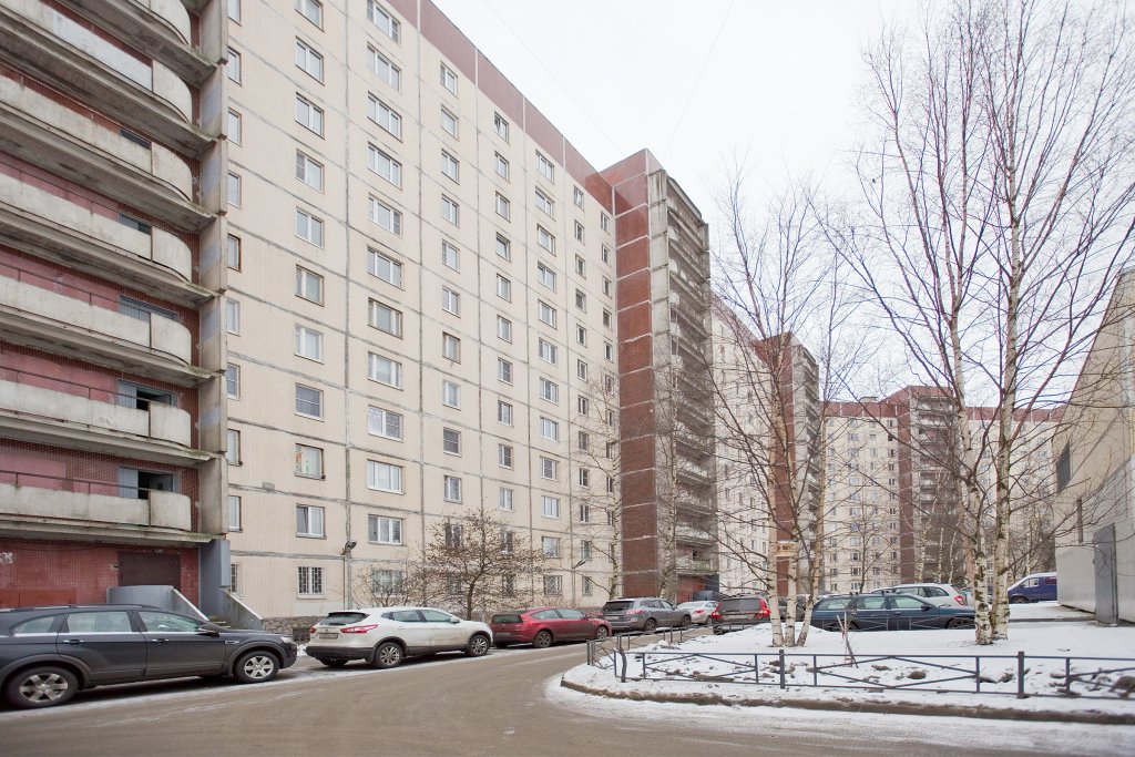 Санкт-Петербург: U Metro Komendantskij Prospekt Apartments