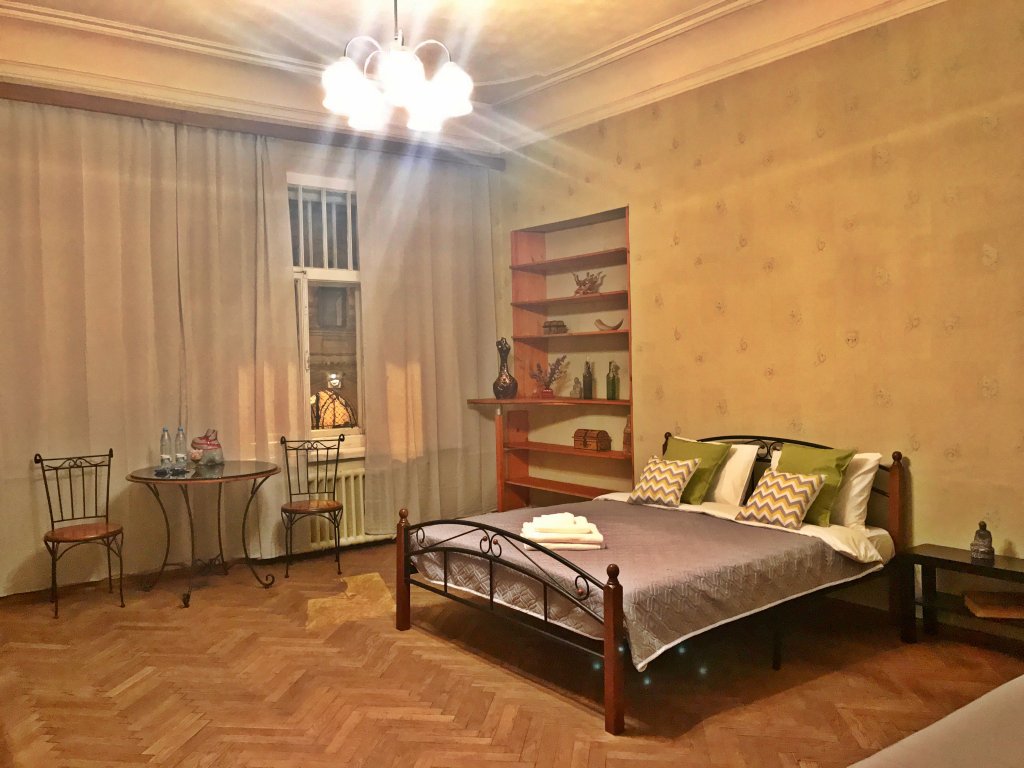 Санкт-Петербург: Apartamentyi Na Bakunina