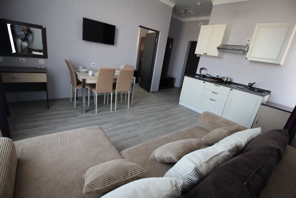 Адлер: Sochifornia Apartments