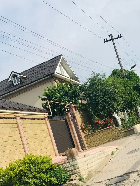 Керчь: Na Chernyishevskogo 21-2 Apartments