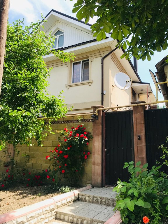 Керчь: Na Chernyishevskogo 21-2 Apartments