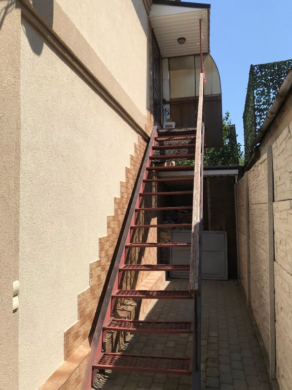 Керчь: Na Chernyishevskogo 21-2 Apartments