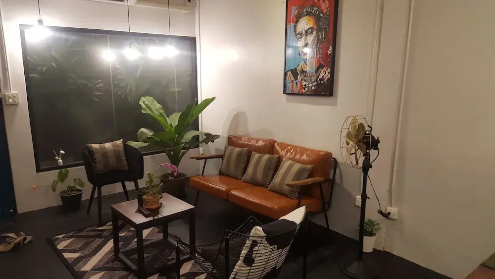 Бангкок: La Casa Sathorn 11