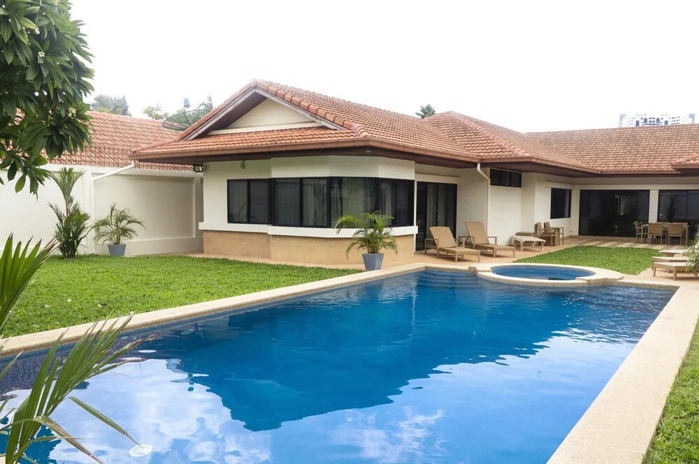Паттайя: Exotic Villa Wpool 500m From Beach