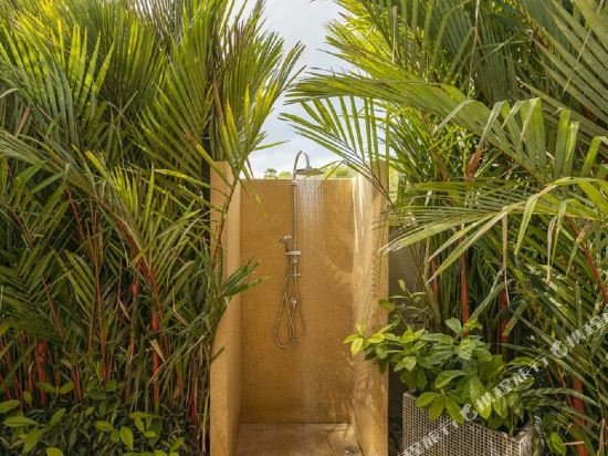 Муанг: NaiHarn Pearl Condo by Holy Cow 710