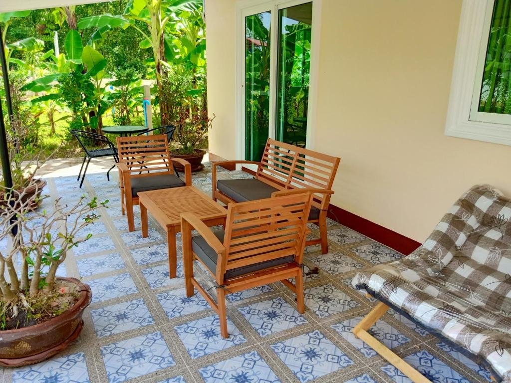Бан-Мак-Хен: Private 2 Bedroom Villa With Swimming Pool Tropical Gardens Fast Wifi Smart Tv