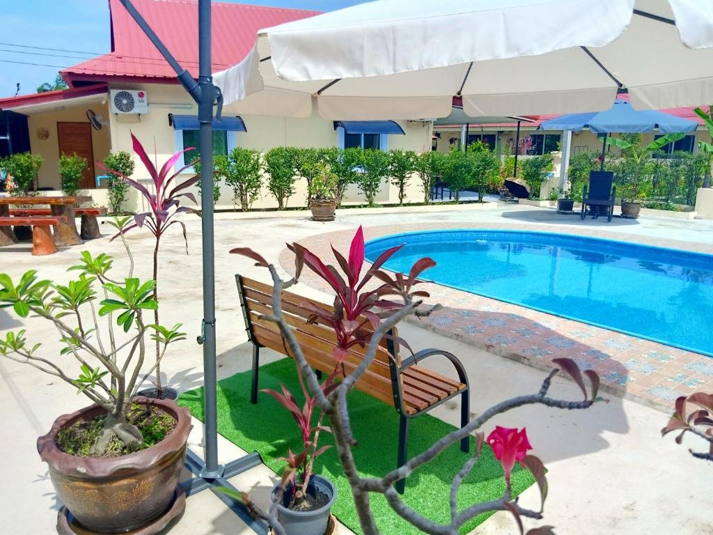 Бан-Мак-Хен: Private 2 Bedroom Villa With Swimming Pool Tropical Gardens Fast Wifi Smart Tv