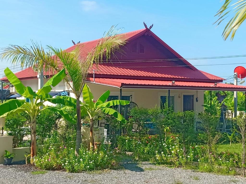 Бан-Мак-Хен: Private 2 Bedroom Villa With Swimming Pool Tropical Gardens Fast Wifi Smart Tv