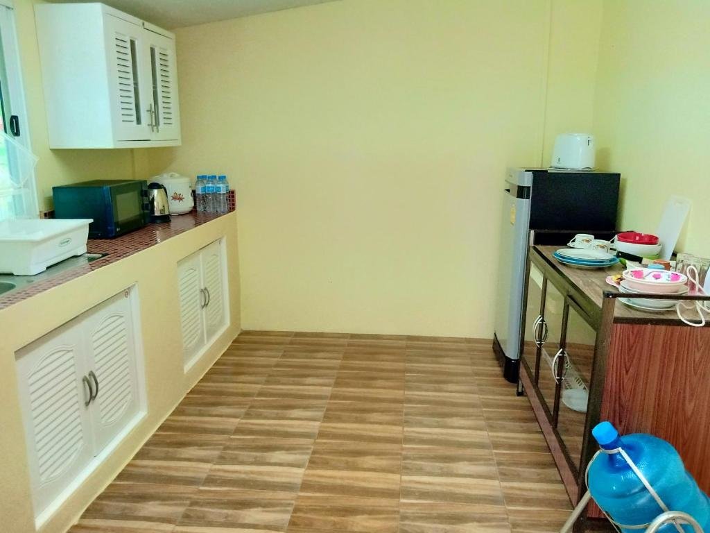 Бан-Мак-Хен: Private 2 Bedroom Villa With Swimming Pool Tropical Gardens Fast Wifi Smart Tv
