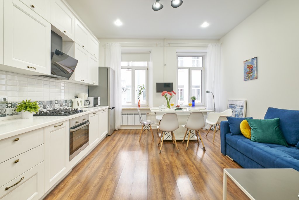 Санкт-Петербург: Evrodvushka U Spasa Na Krovi Apartment
