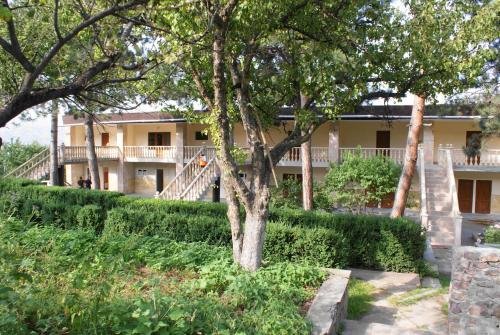 Одзун: Odzun Boarding House
