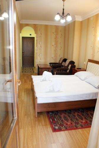 Одзун: Odzun Boarding House