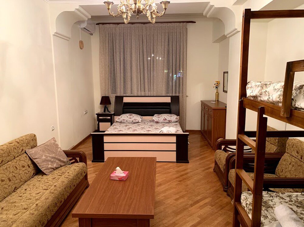Ереван: Friendship Hostel & Tours 2