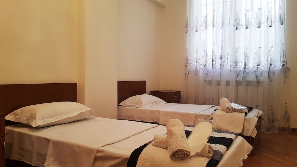 Ереван: Friendship Hostel & Tours 2