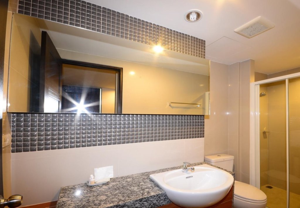 Сирача: Tycoon Suite