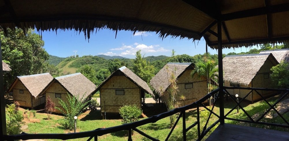 Тхаланг: Naiya Beach Bungalow