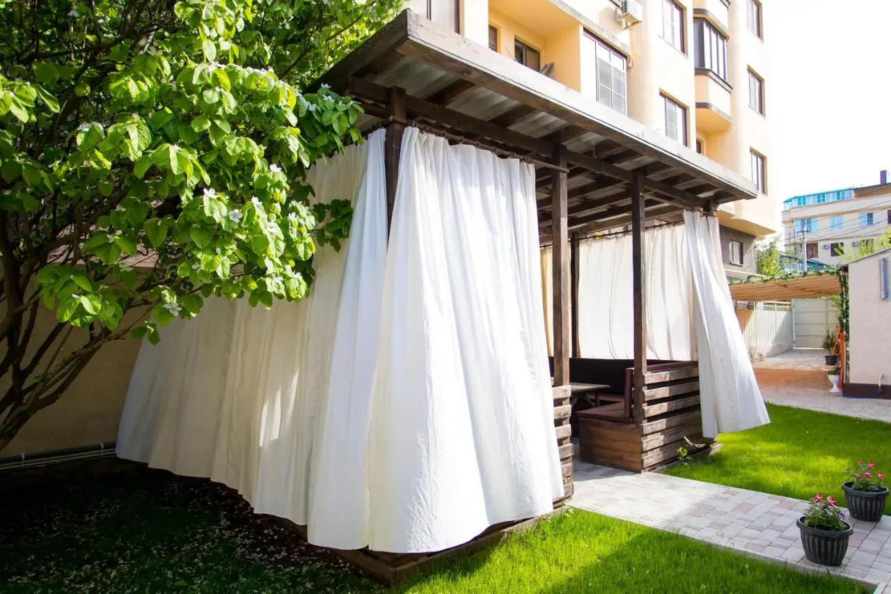 Анапа: Guest House on Azovskaya 21