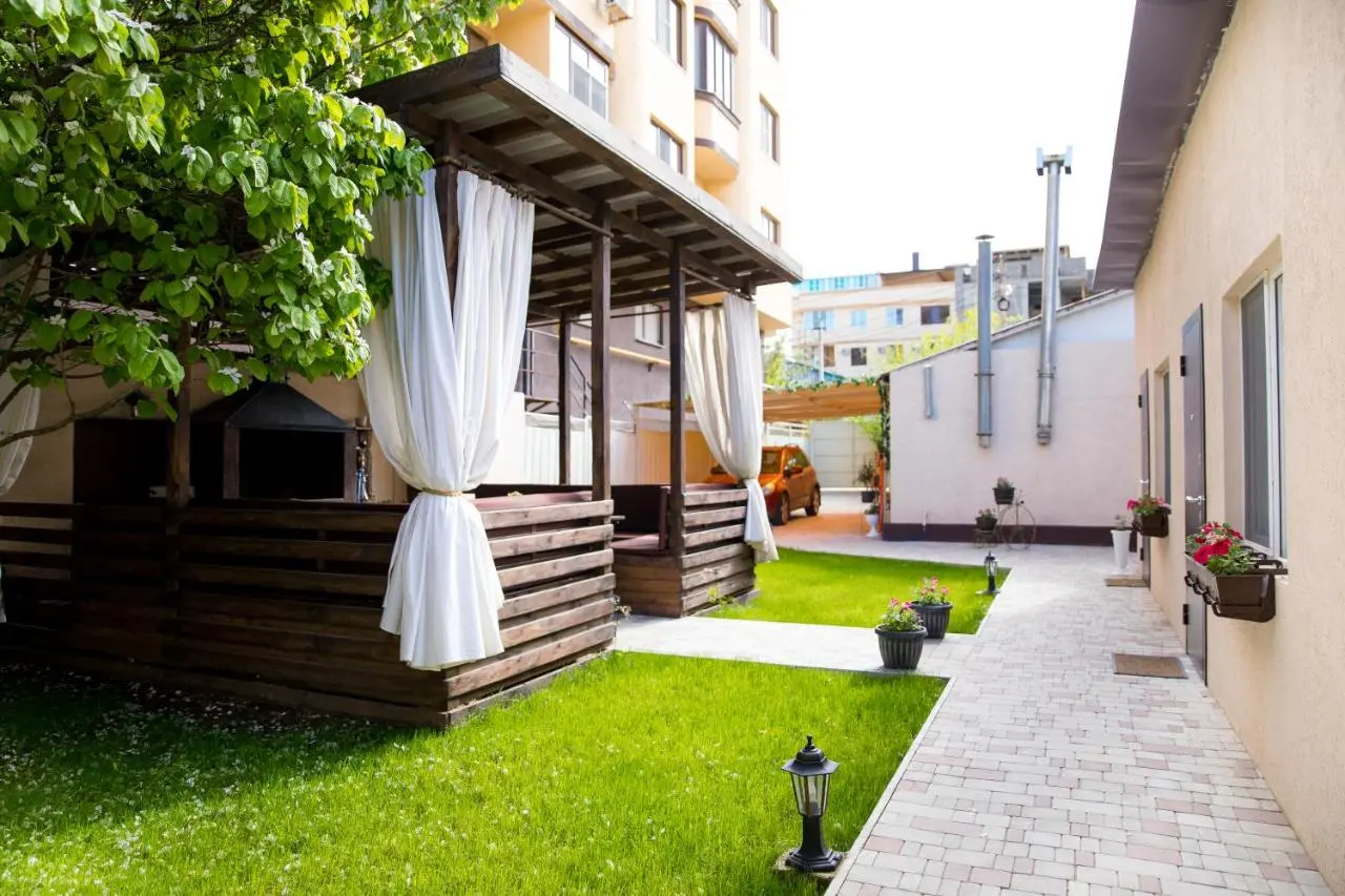 Анапа: Guest House on Azovskaya 21