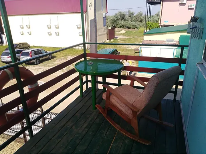 Голубицкая: Guest House Lanka