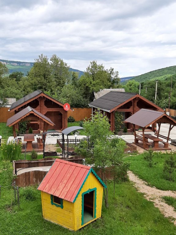 Даховская: Гостевой дом Околица