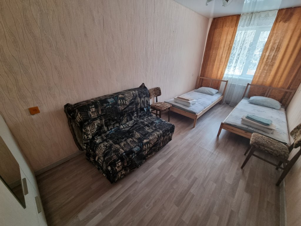 Златоуст: Квартира 2-комнатная квартира на Гагарина 8 линия 13