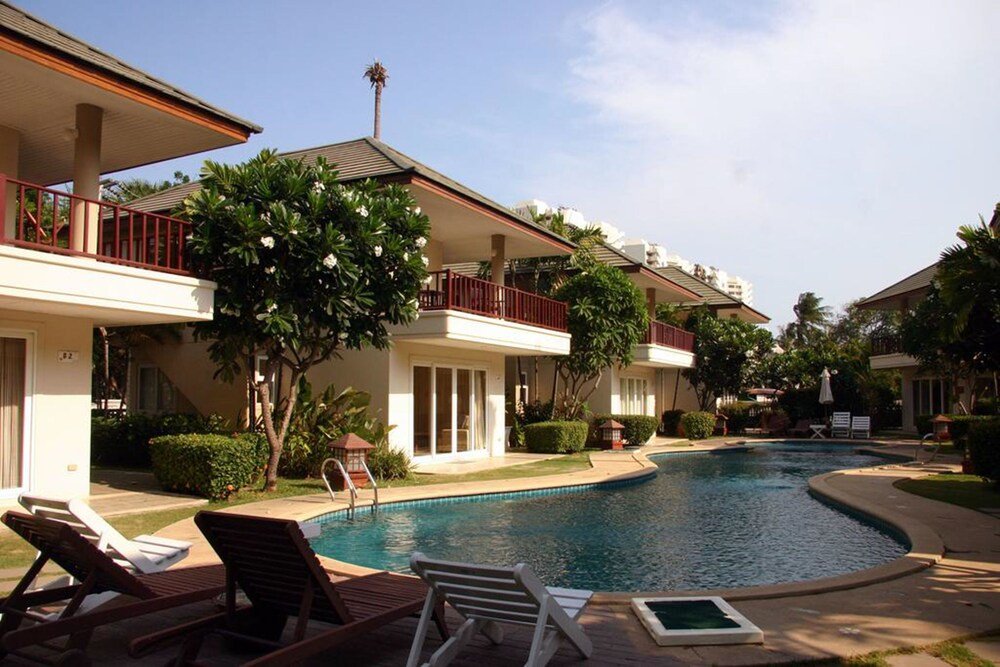 Чаам: Baan Talay Samran D