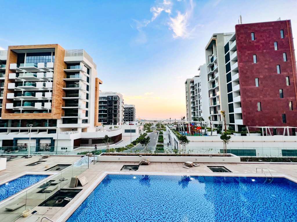 Дубай: Апартаменты Cosmos Living MBR City 9 mins Burj Khalifa
