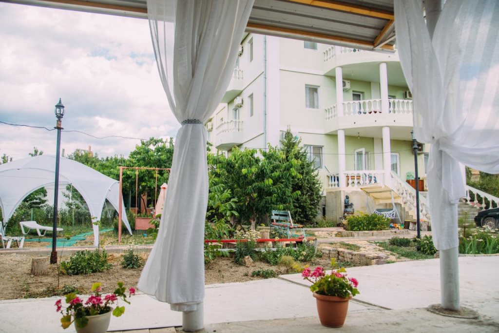 Судак: Charly Guest House