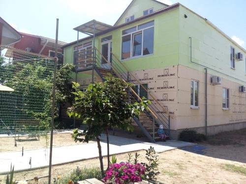 Голубицкая: Guest house Akvarel