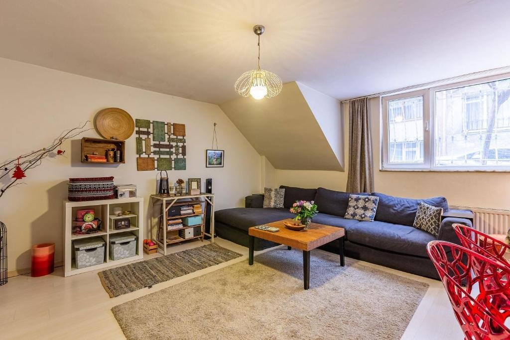 Cozy and Eclectic Apartment near Trendy Attractions of Tesvikiye — фото 5