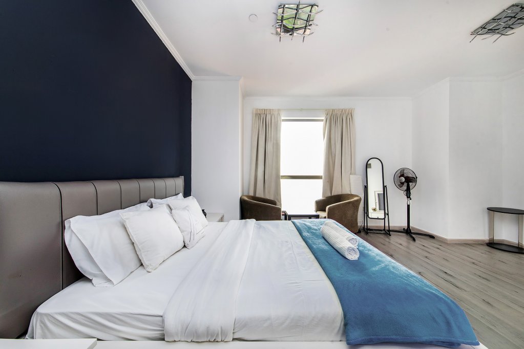 Дубай: Апартаменты Dubai Marina 1BR with amazing sea view at Murjan 2