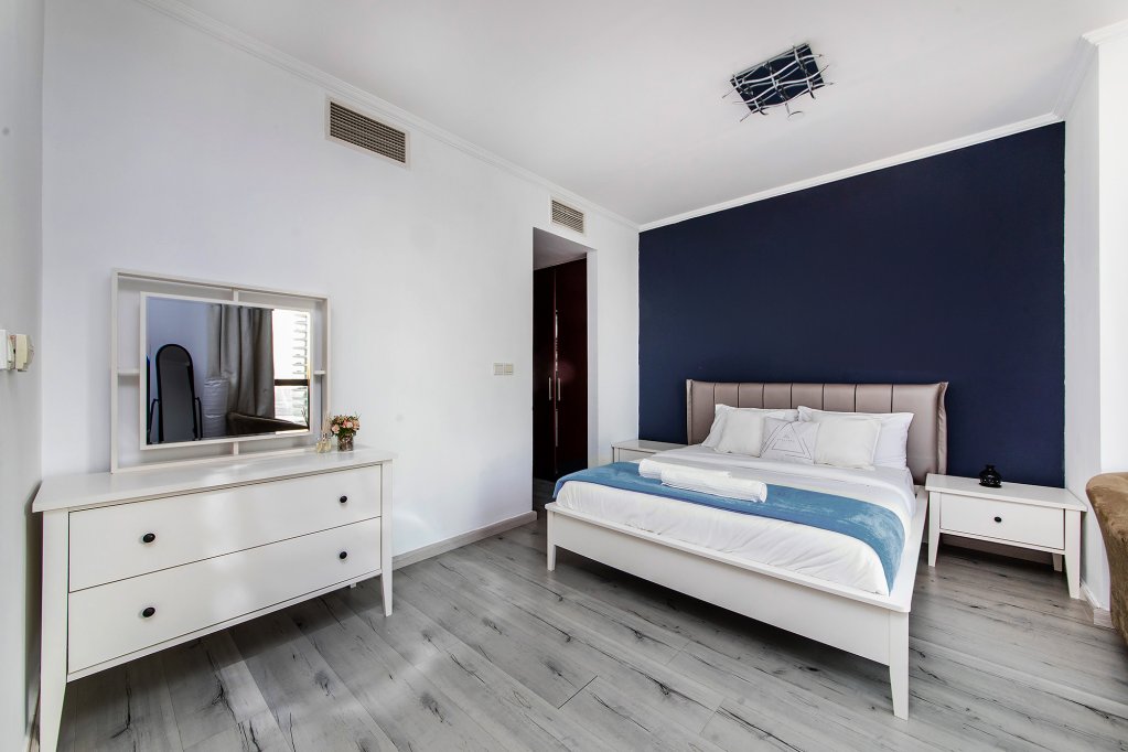 Дубай: Апартаменты Dubai Marina 1BR with amazing sea view at Murjan 2