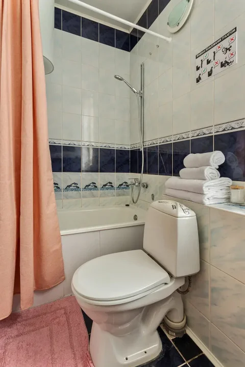 Выборг: Апартаменты J&N Apartments с камином и летней террасой в самом центре исторического Выборга Краснофлотская 1