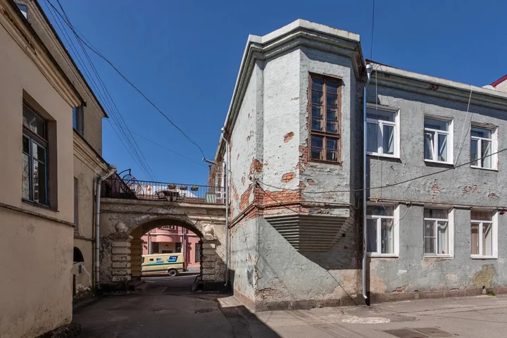 Выборг: Апартаменты J&N Apartments с камином и летней террасой в самом центре исторического Выборга Краснофлотская 1