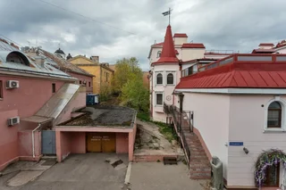 Выборг: Апартаменты J&N Apartments с камином и летней террасой в самом центре исторического Выборга Краснофлотская 1