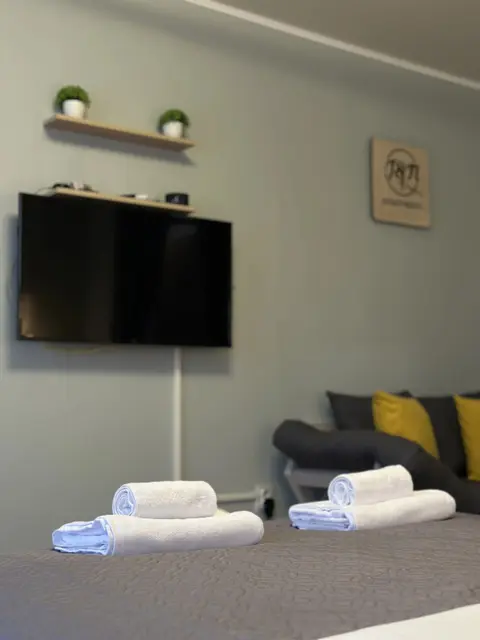 Выборг: Апартаменты J&N Apartments Трёхместная студия с балконом в центре города Московский 16