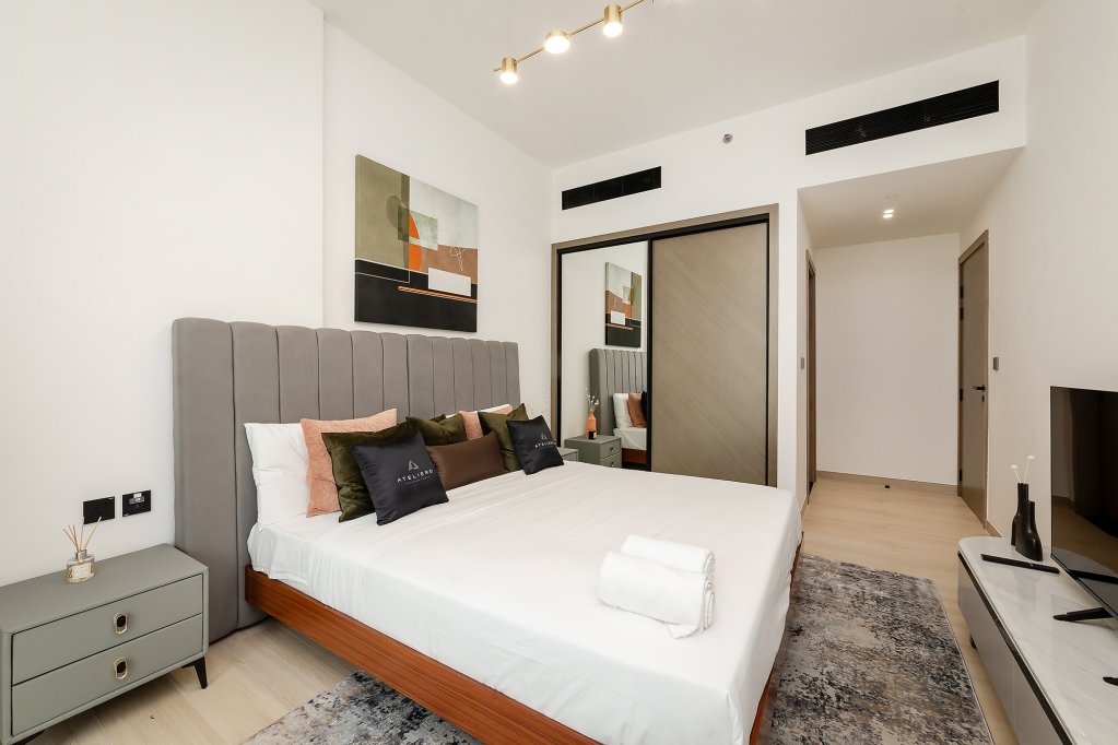 Дубай: Апартаменты Excellent 1BR in Binghatti Crescent