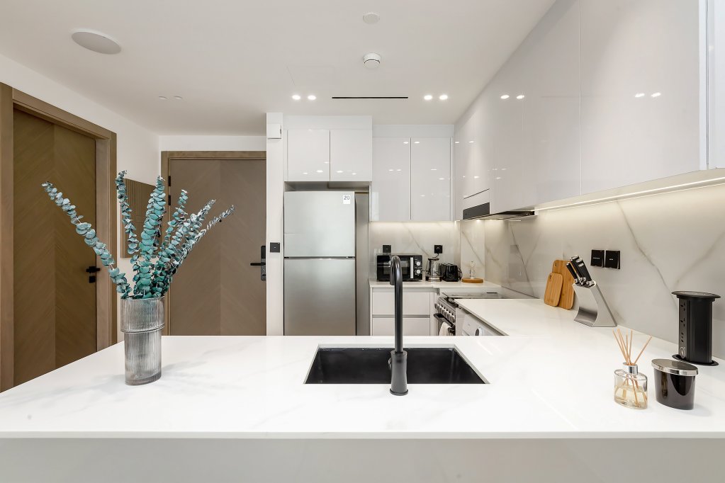 Дубай: Апартаменты Excellent 1BR in Binghatti Crescent
