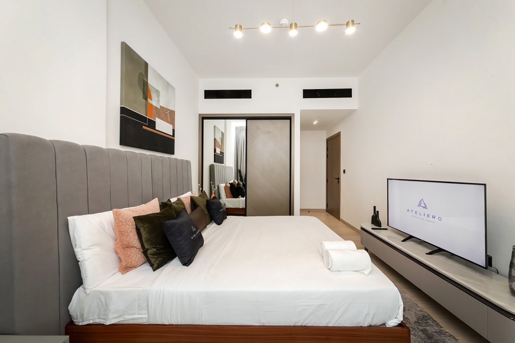 Дубай: Апартаменты Excellent 1BR in Binghatti Crescent