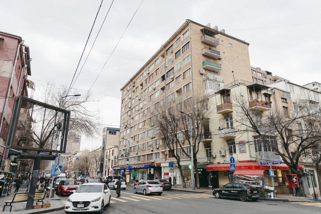 Ереван: Апартаменты 1BR/Serenity Central/Big Balcony/Self check/Keygo 44