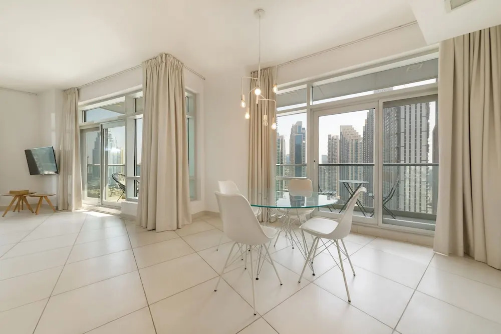 Дубай: Maison Privee - Central Dubai Apt w/Danish Twist & Burj Khalifa Vws