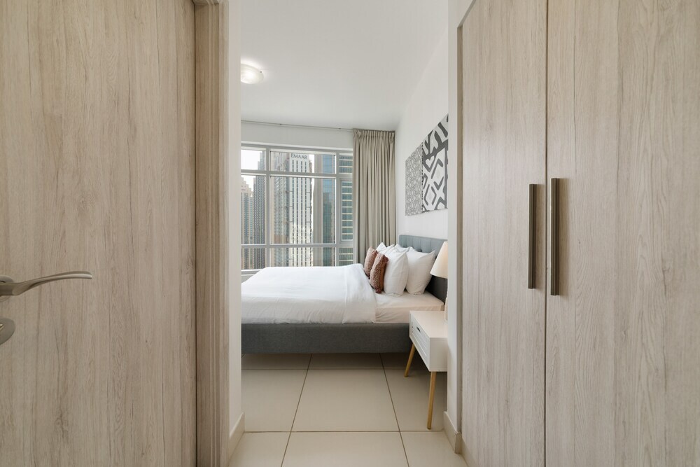 Дубай: Maison Privee - Central Dubai Apt w/Danish Twist & Burj Khalifa Vws