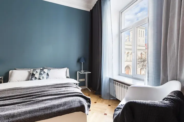 Санкт-Петербург: Апартаменты Avenue 180 кв.м с видом на Большую Конюшенную Улицу и Церковь Петра и Павла
