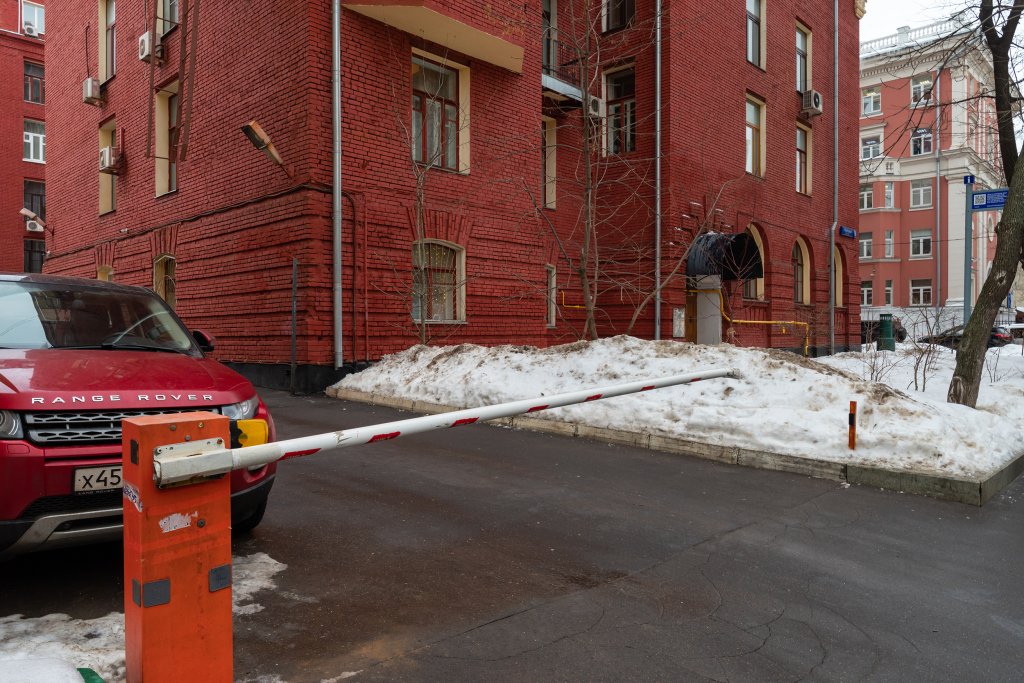 Москва: Квартира В Доме Поэтов на Патриарших Прудах