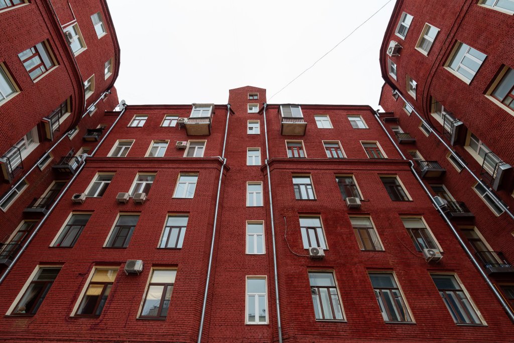 Москва: Квартира В Доме Поэтов на Патриарших Прудах